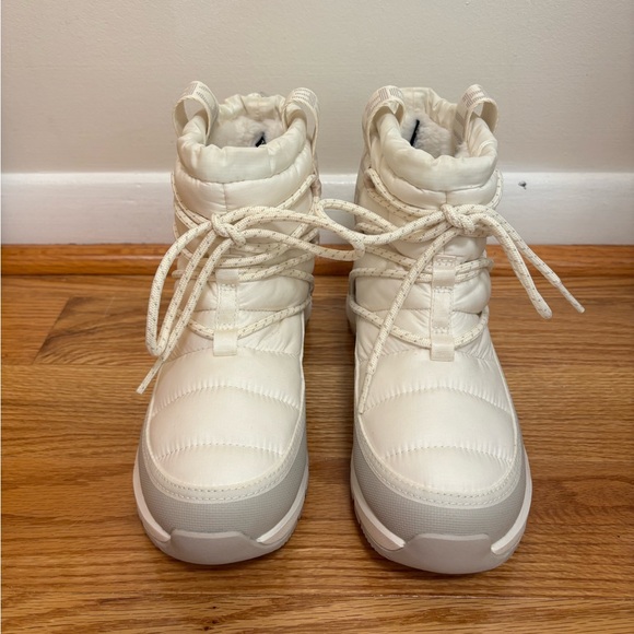 North Face Thermoball Boots - Picture 2 of 5